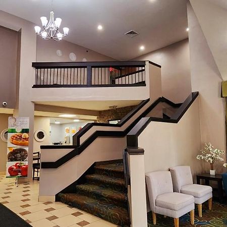 Quality Inn Brunswick Cleveland South Extérieur photo