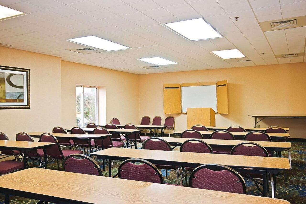 Quality Inn Brunswick Cleveland South Extérieur photo