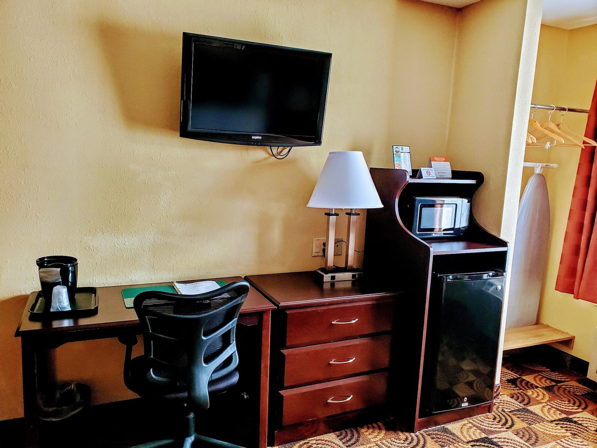 Quality Inn Brunswick Cleveland South Extérieur photo