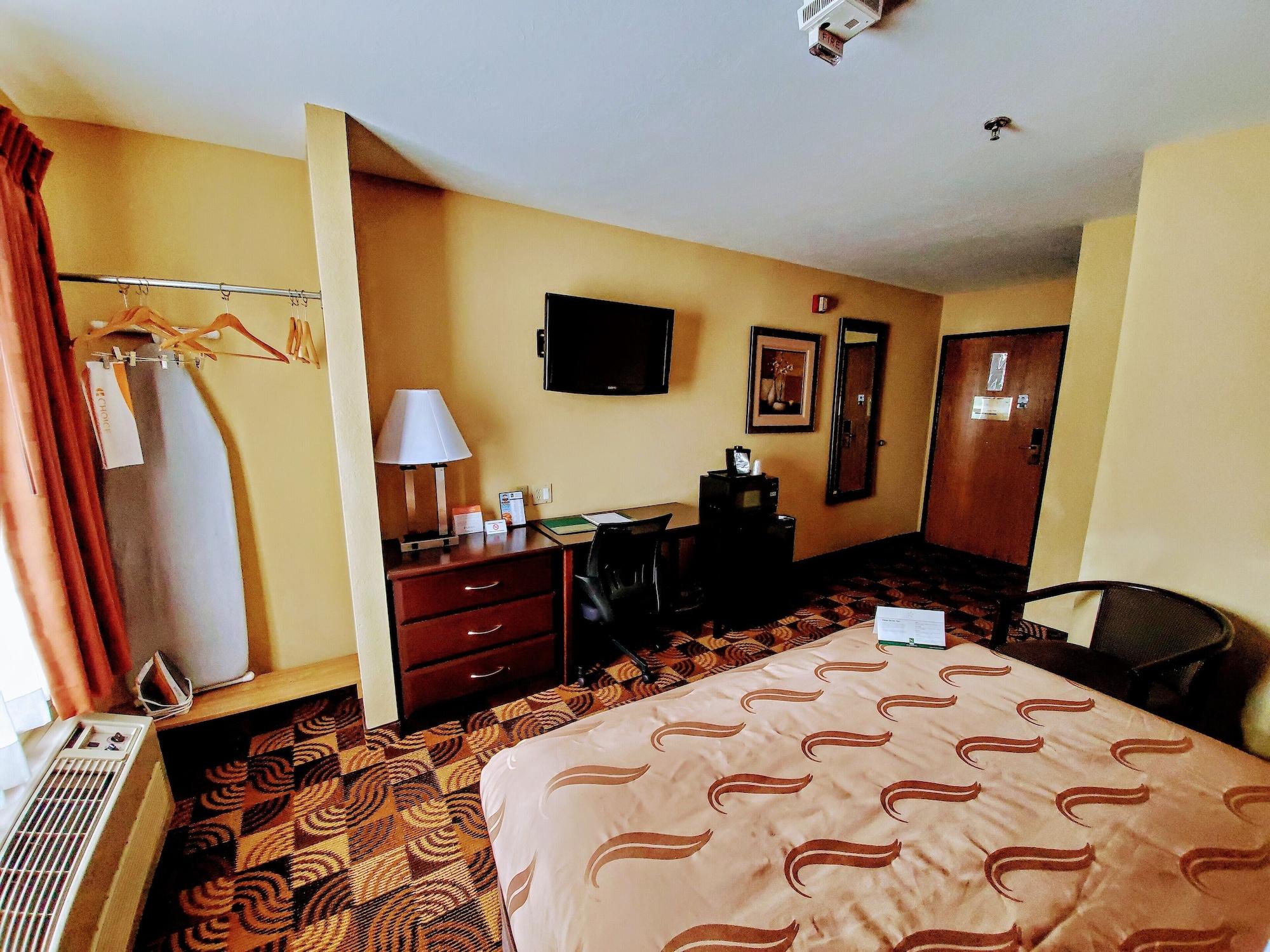 Quality Inn Brunswick Cleveland South Extérieur photo