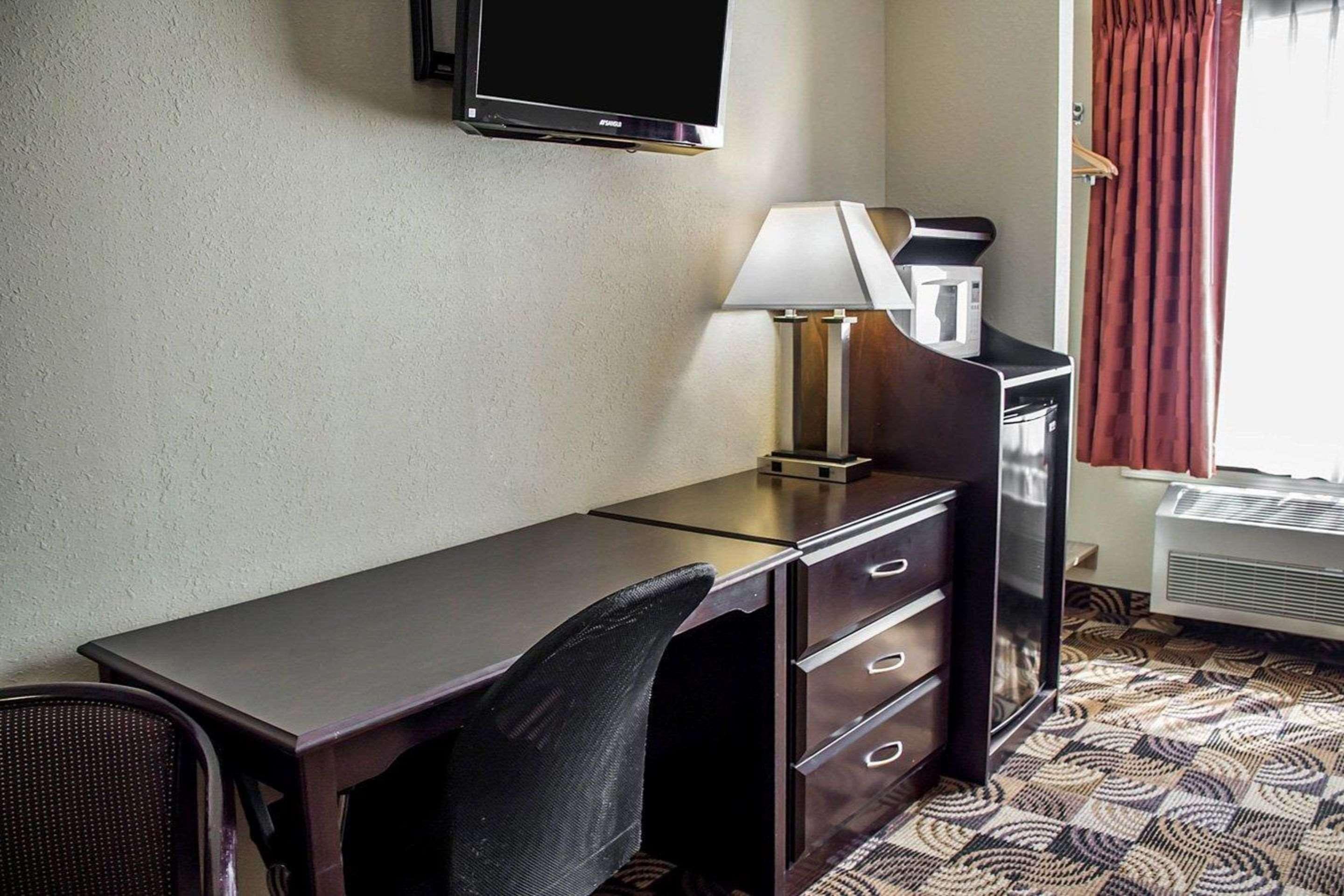Quality Inn Brunswick Cleveland South Extérieur photo