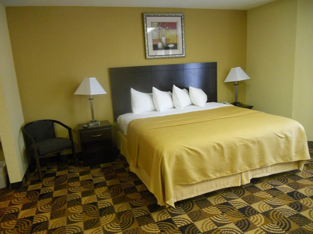 Quality Inn Brunswick Cleveland South Extérieur photo