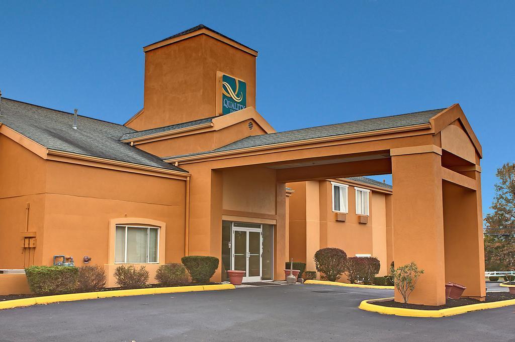 Quality Inn Brunswick Cleveland South Extérieur photo