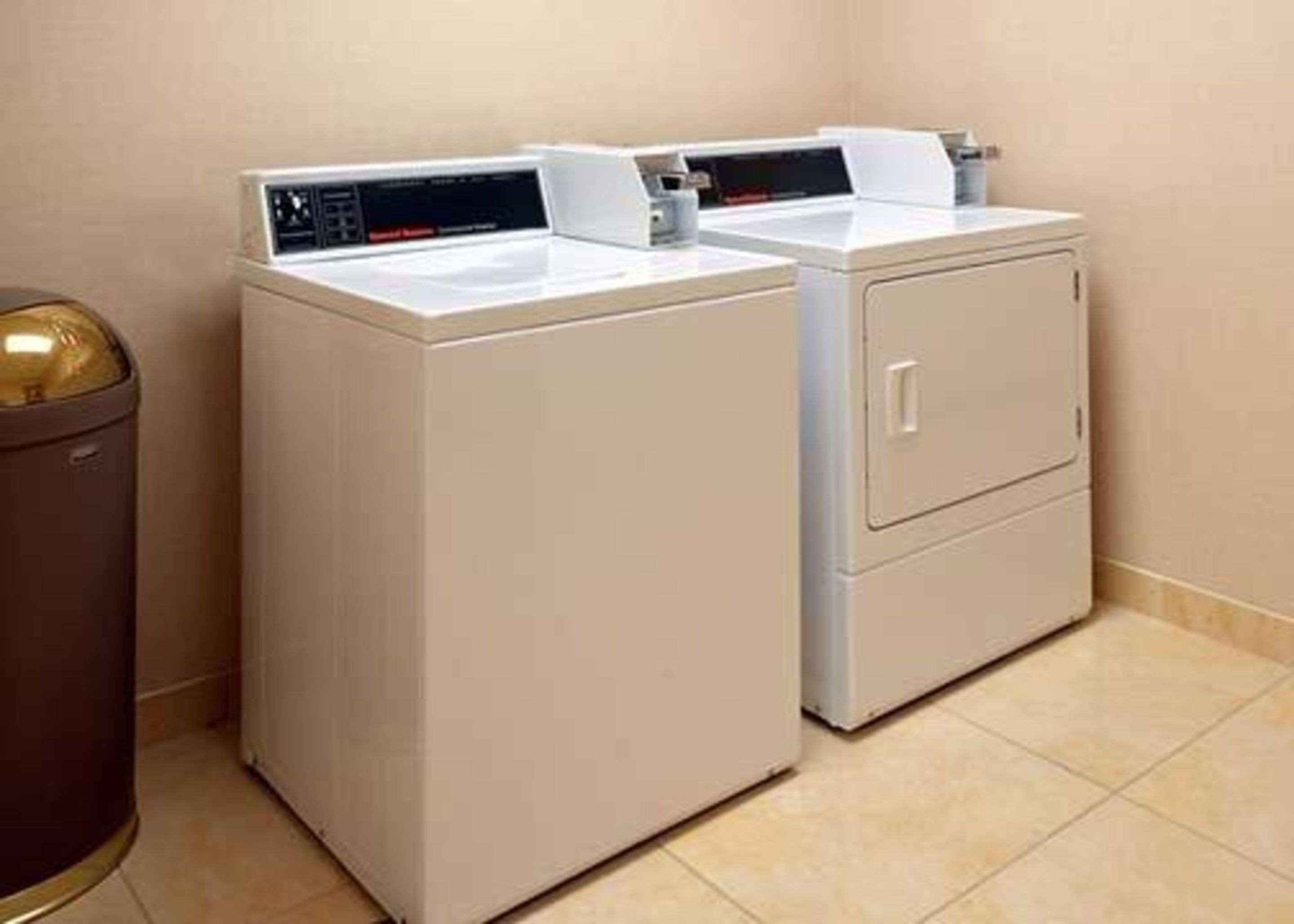 Quality Inn Brunswick Cleveland South Extérieur photo