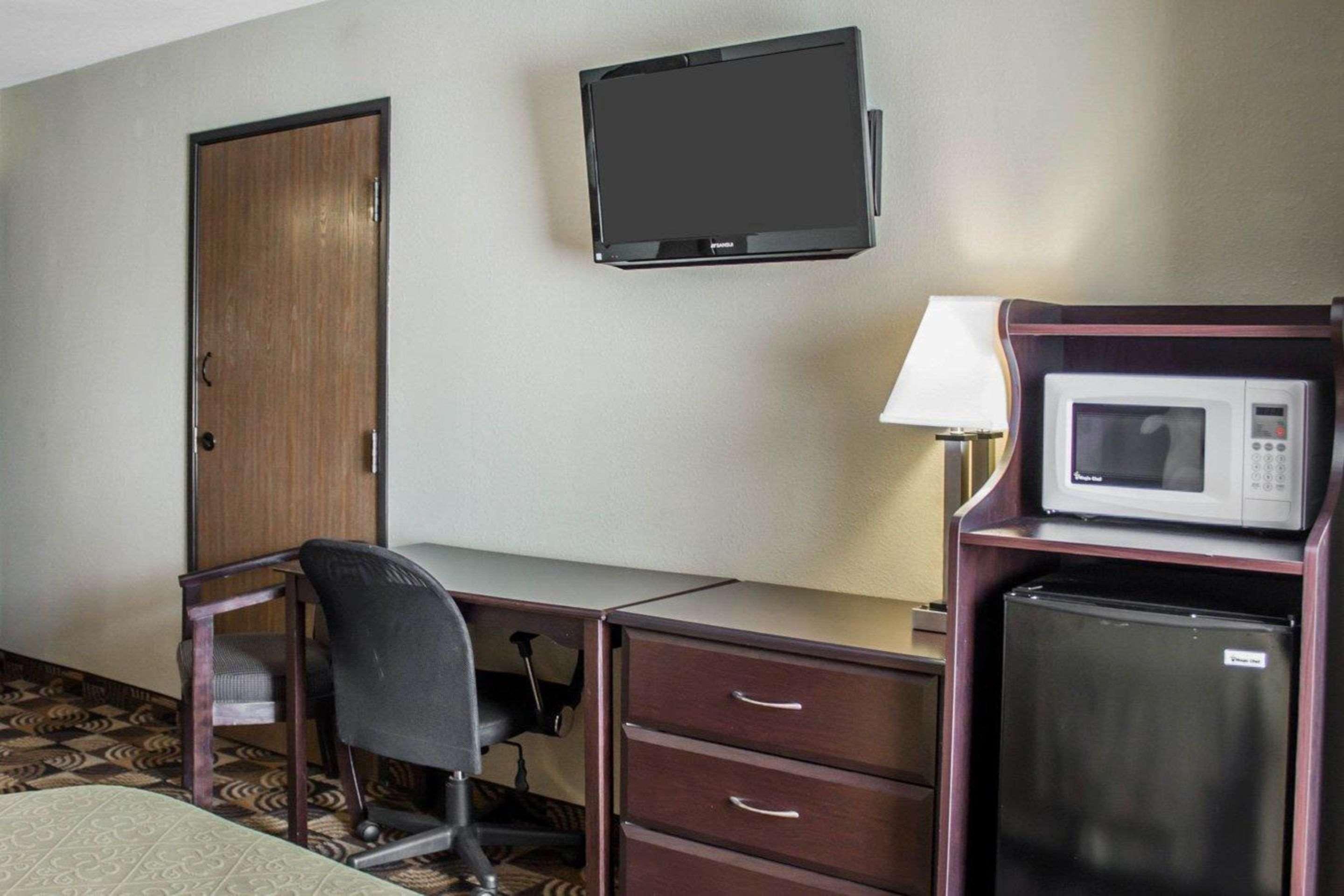 Quality Inn Brunswick Cleveland South Extérieur photo