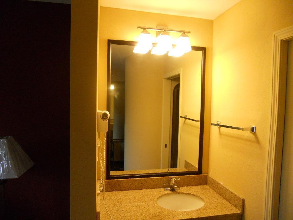 Quality Inn Brunswick Cleveland South Extérieur photo