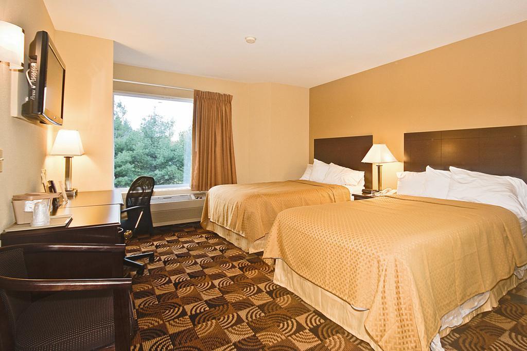Quality Inn Brunswick Cleveland South Extérieur photo