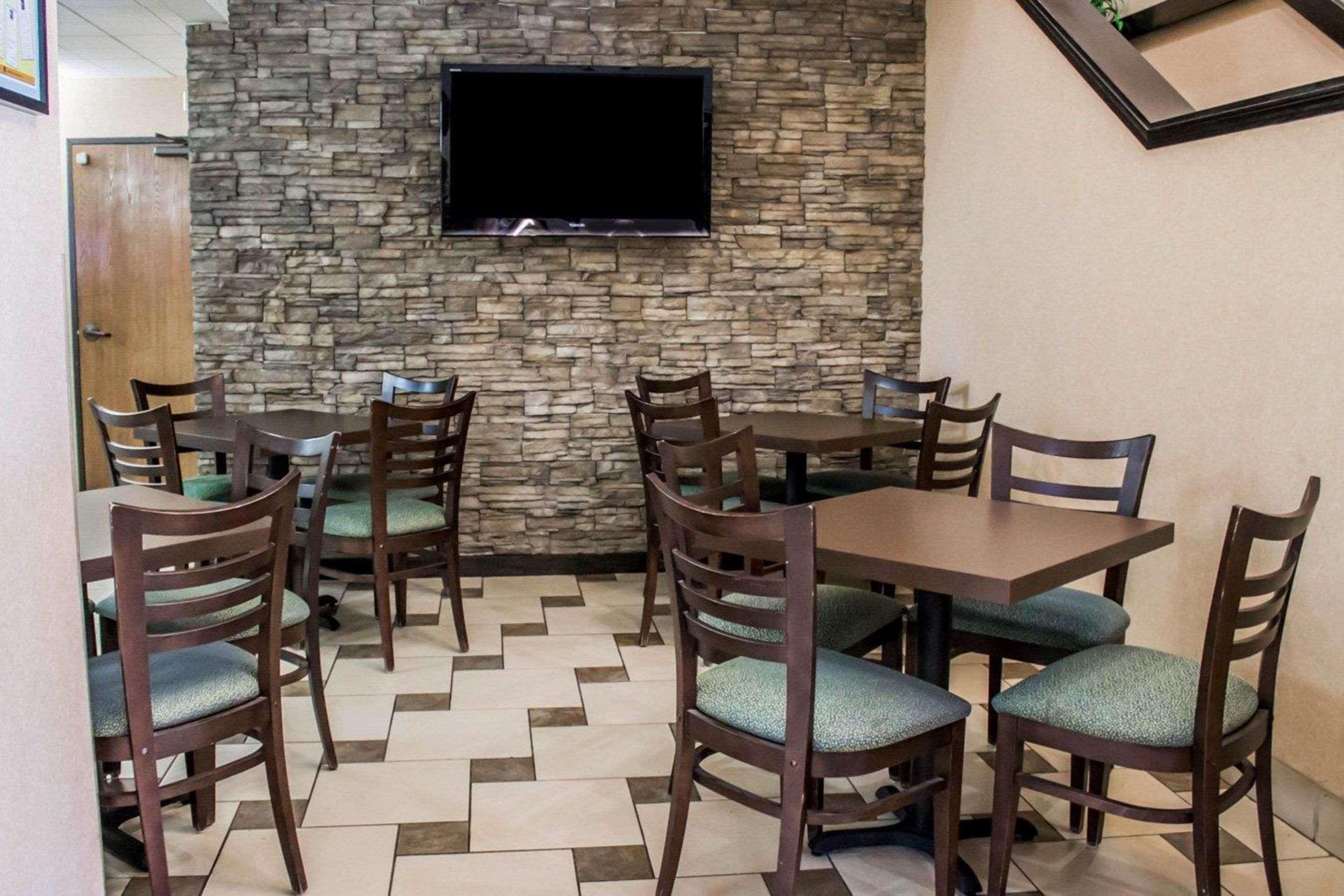 Quality Inn Brunswick Cleveland South Extérieur photo