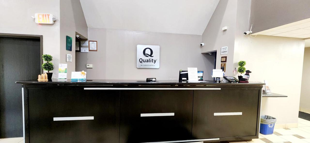 Quality Inn Brunswick Cleveland South Extérieur photo
