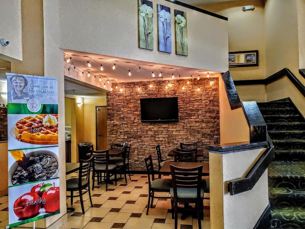 Quality Inn Brunswick Cleveland South Extérieur photo
