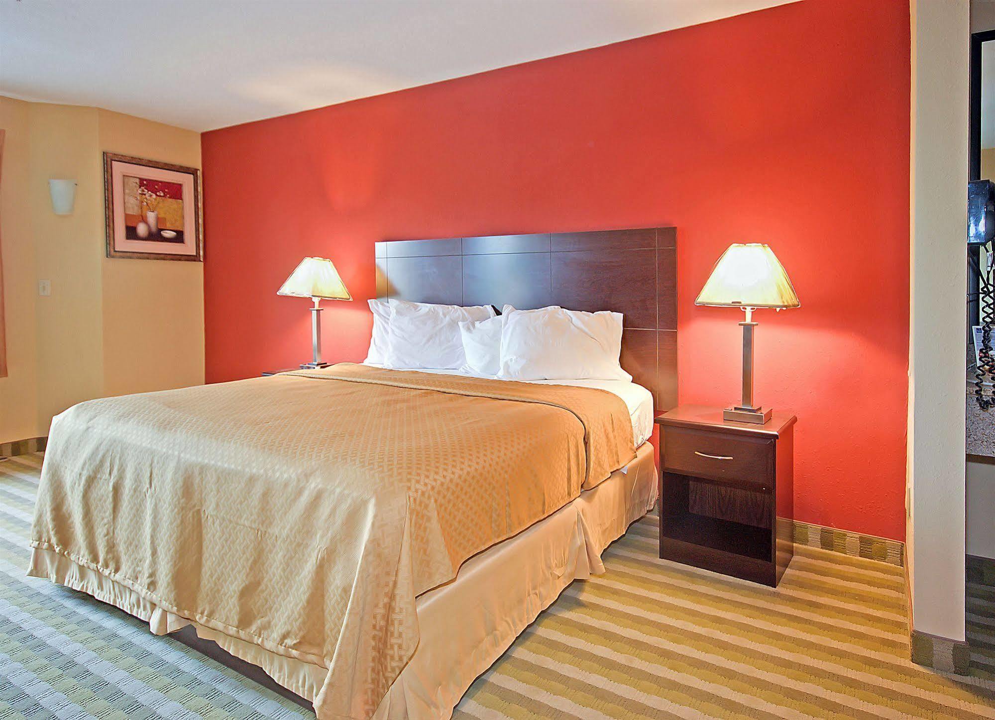 Quality Inn Brunswick Cleveland South Extérieur photo